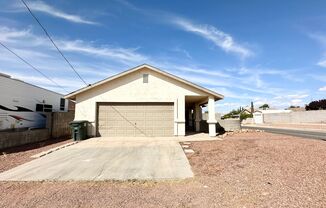 Come check out this 3 bedroom, 2 bathroom home Near the Hualapai Mountains!