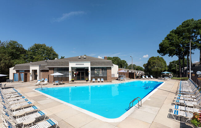 Chelsea Square Apartments in Richmond Va Pool