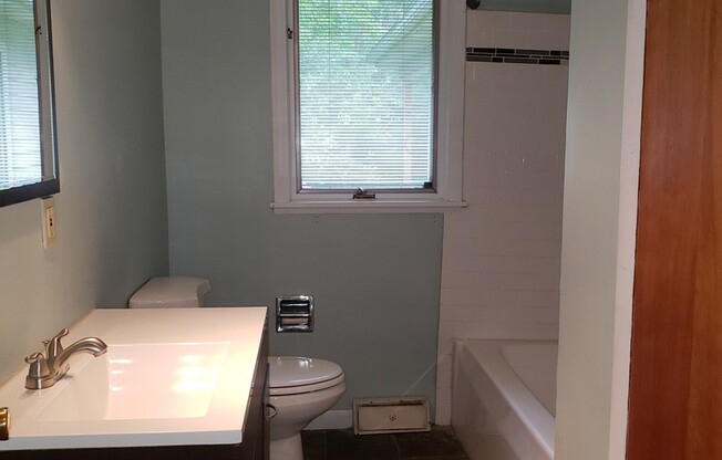 3 beds, 1 bath, $2,025