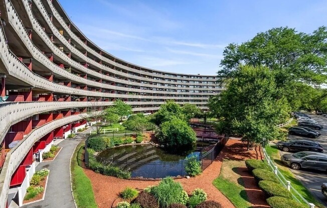 1 bed, 1 bath, 634 sqft, $2,200, Unit T28