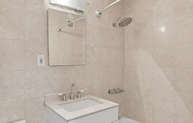 1 bed, 1 bath, $5,000, Unit 5G