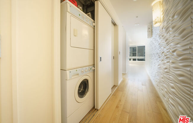 1 bed, 1.8 baths, 1,400 sqft, $3,990, Unit 817