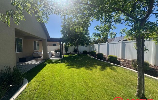 Splendid Home In Rosedale Area!