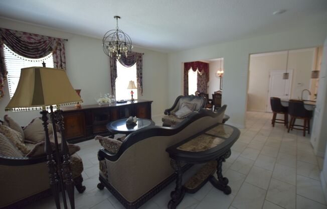 5 beds, 5 baths, $3,200