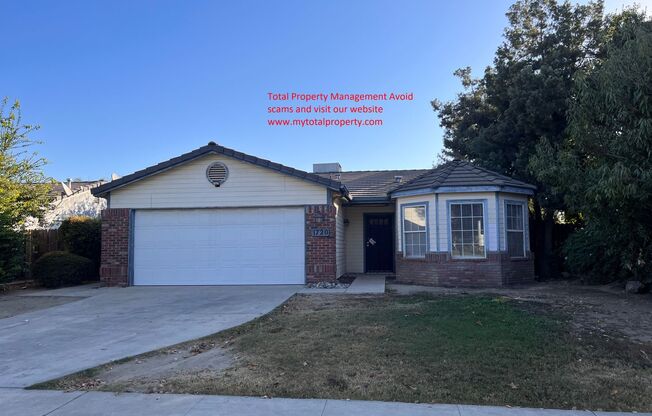 1720 N. WOODLAND ST  3 BEDROOM 2 BATHROOM  VISALIA