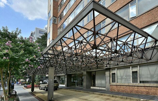 Renovated 1/1 in Dupont Circle! All Utilities Included!