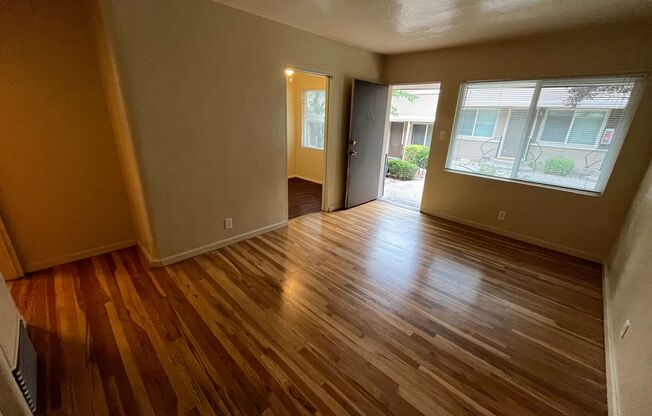 1 bed, 1 bath, 600 sqft, $1,225, Unit 736 MC