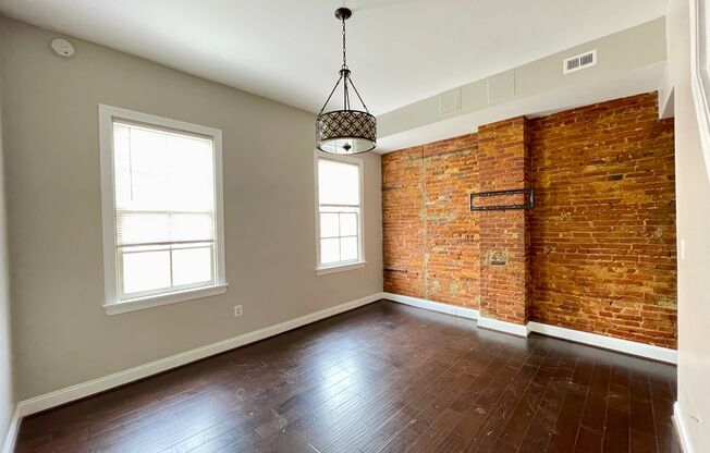2 beds, 1 bath, 1,100 sqft, $1,750, Unit E2