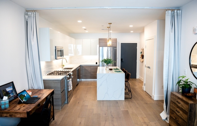 1 bed, 1 bath, 643 sqft, $3,300, Unit 206