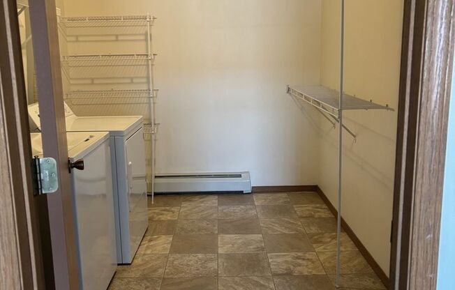 1 bed, 1 bath, $1,025, Unit 2401-05
