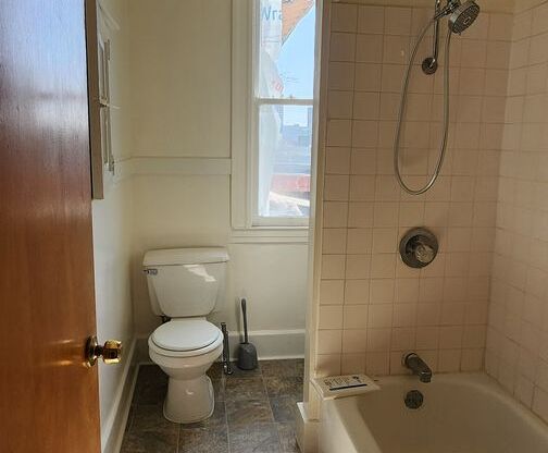 1 bed, 1 bath, 750 sqft, $3,295, Unit 09