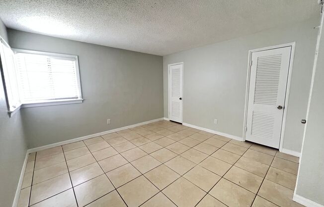 2 beds, 1 bath, $1,795, Unit Apt 1