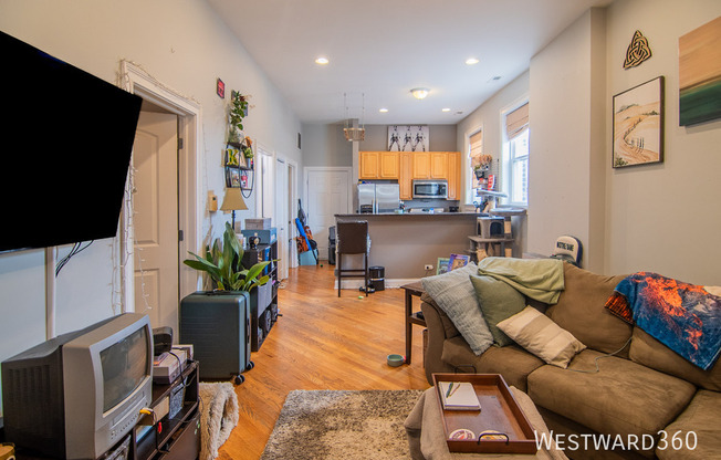 1428 West Walton Street