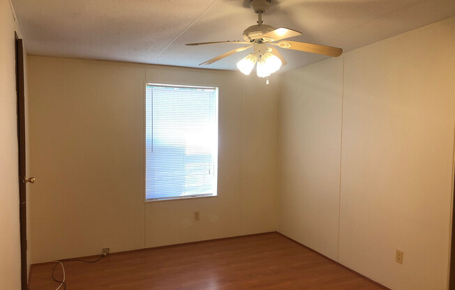 3 beds, 2 baths, $1,195