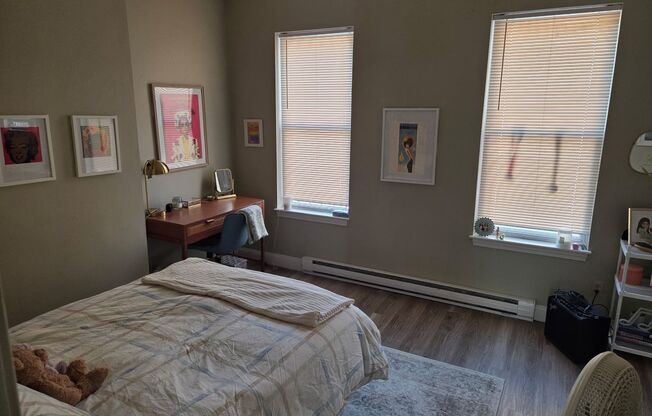 2 beds, 2 baths, $4,400, Unit 7