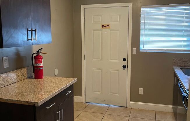 2 beds, 1 bath, 700 sqft, $1,360, Unit FA2