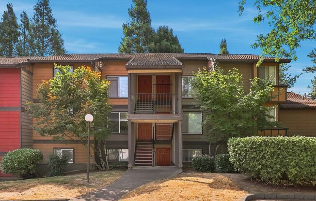 2 beds, 1 bath, 803 sqft, $1,592, Unit CMV 12223 - 305