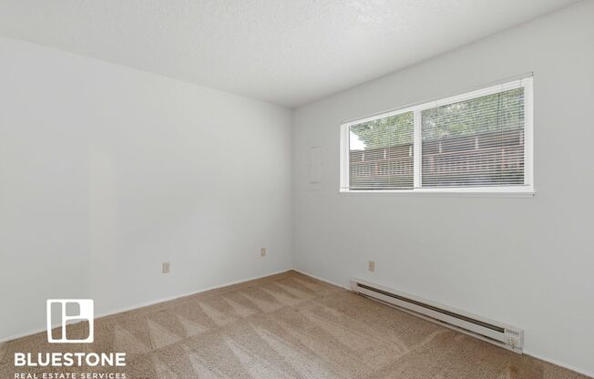 3 beds, 1 bath, 886 sqft, $1,795, Unit 19