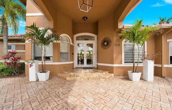 5050 SW 166 AVE
