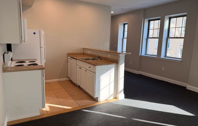 2 beds, 1.5 baths, 849 sqft, $1,525, Unit 313