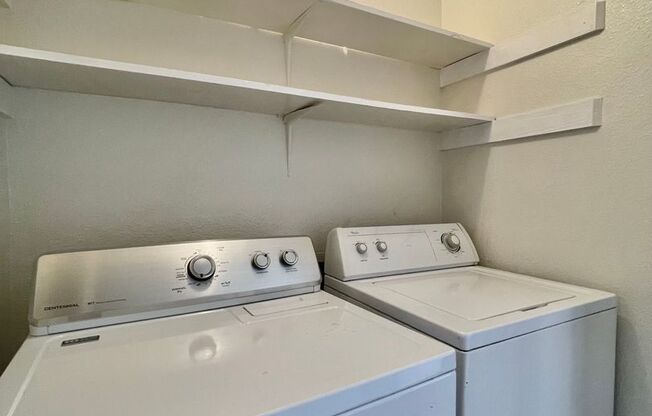 3 beds, 2 baths, 970 sqft, $1,390, Unit 3