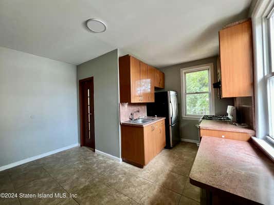 2 beds, 1 bath, 1,440 sqft, $2,400