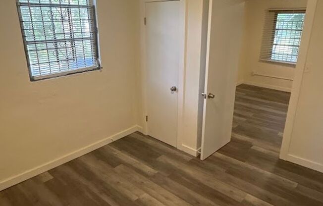 2 beds, 1 bath, 1,950 sqft, $1,945, Unit B