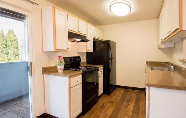 Clackamas Trails Vacant Apartment Upgraded Kitchen at Clackamas Trails Apartments, Oregon, 97222