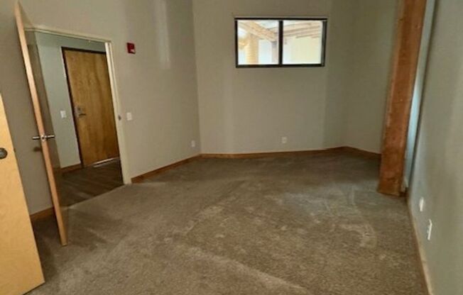 1 bed, 1 bath, 630 sqft, $1,399, Unit 525