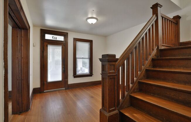 BIG HOUSE on E. LANE Ideal for Students, Fraternities, Sororities, Clubs, and Organizations!