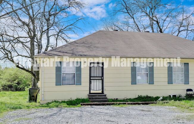 This 2 Bdr, 1 Bath, 1 Story duplex (Left Side)