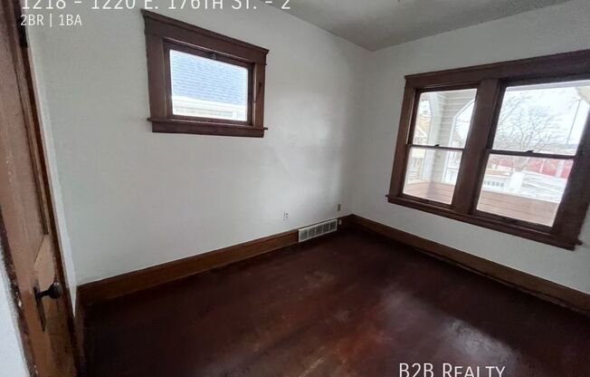 1218 1220 E 176 ST