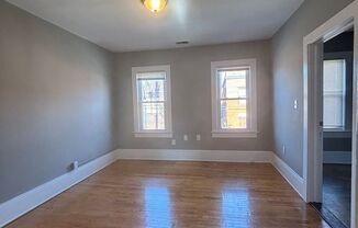 2 beds, 1 bath, $1,025, Unit Unit 3