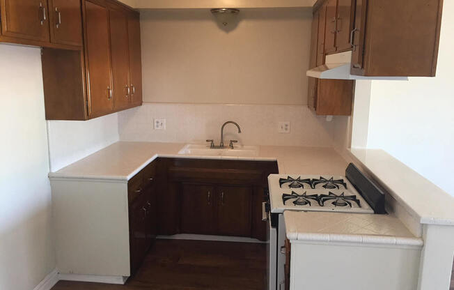 1 bed, 1 bath, 600 sqft, $1,650, Unit E