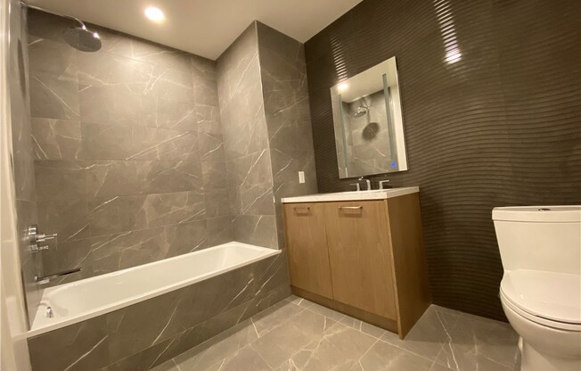 1 bed, 1 bath, 711 sqft, $3,000, Unit 2404