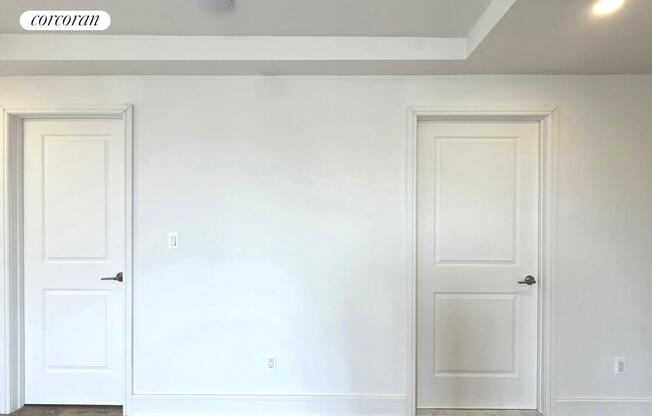 1 bed, 1 bath, $5,500, Unit 10I
