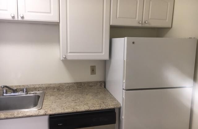 3 beds, 2 baths, $2,325, Unit 100 A