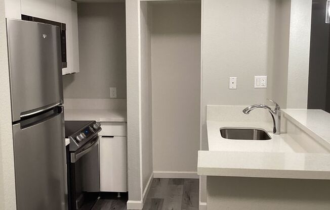 2 beds, 2 baths, 881 sqft, $1,700, Unit 133