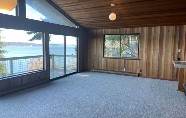 Comfortable View Home in Greenbank!