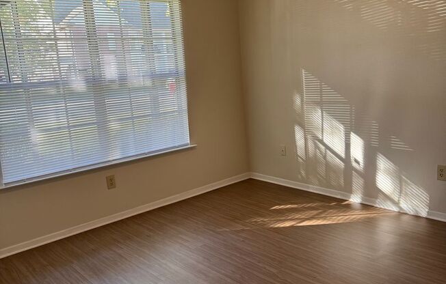 1 bed, 1 bath, 650 sqft, $925, Unit 128D