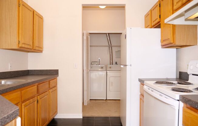 2 beds, 2 baths, $1,795, Unit Unit 821