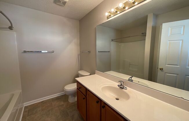 2 beds, 2 baths, 1,131 sqft, $1,425, Unit 2772-7