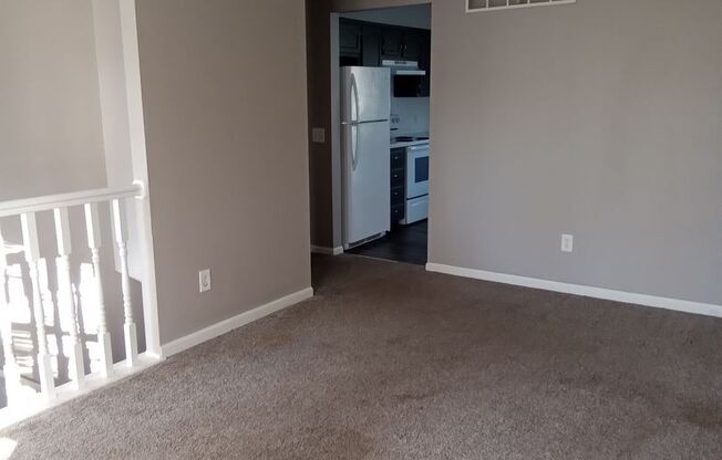 3 beds, 2 baths, 1,300 sqft, $1,400, Unit 7013 Orchard