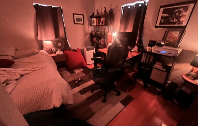 2 beds, 1 bath, $2,940, Unit 3