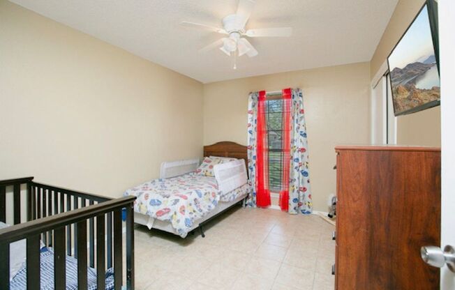 3 beds, 2 baths, $1,350