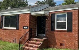 $1,000 - Cute 2 Bed/1 Bath Unit in Duplex off *Deans Bridge Road *