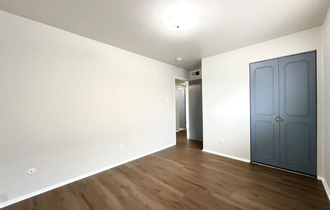 2 beds, 1 bath, 900 sqft, $995, Unit 7422 - 1C