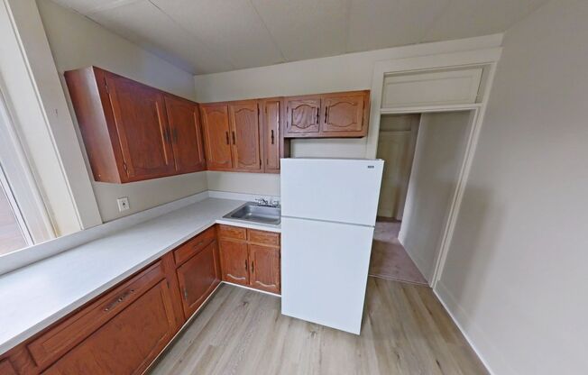 2 beds, 1 bath, $1,050