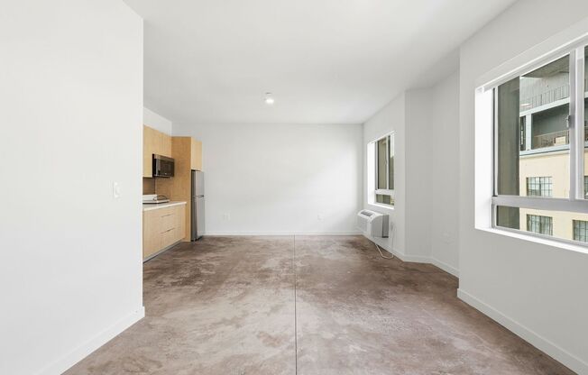 Studio, 1 bath, 305 sqft, $1,895, Unit 560