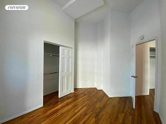 2 beds, 1 bath, $4,500, Unit 6A